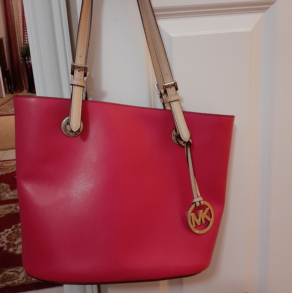 Michael Kors Handbags - Michael Kors purse